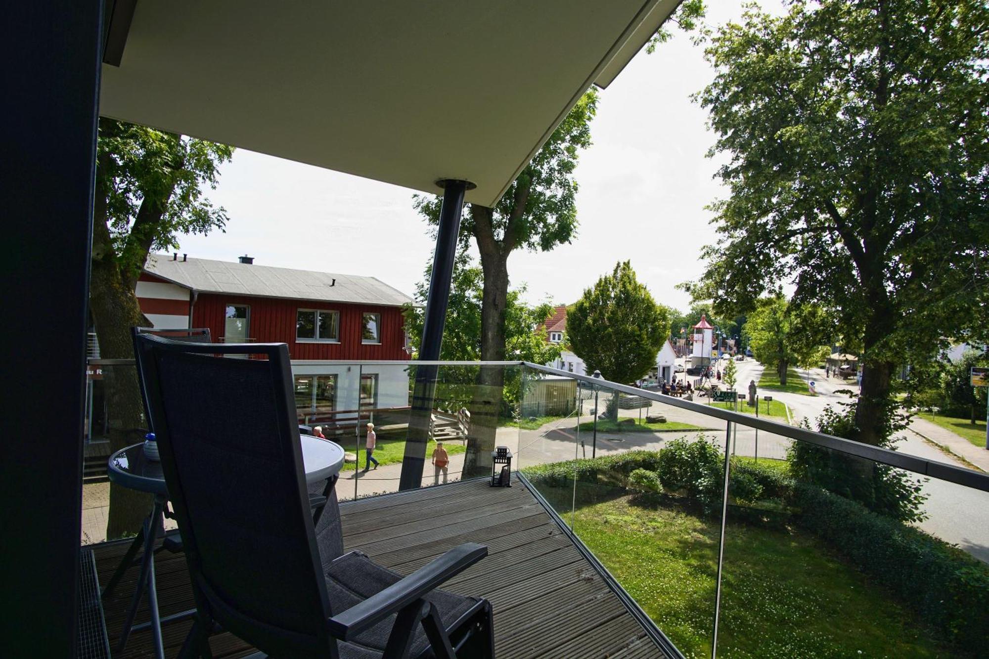 Haus Hafenkieker Fewo 08 - Balkon, Hafenblick Putbus Esterno foto