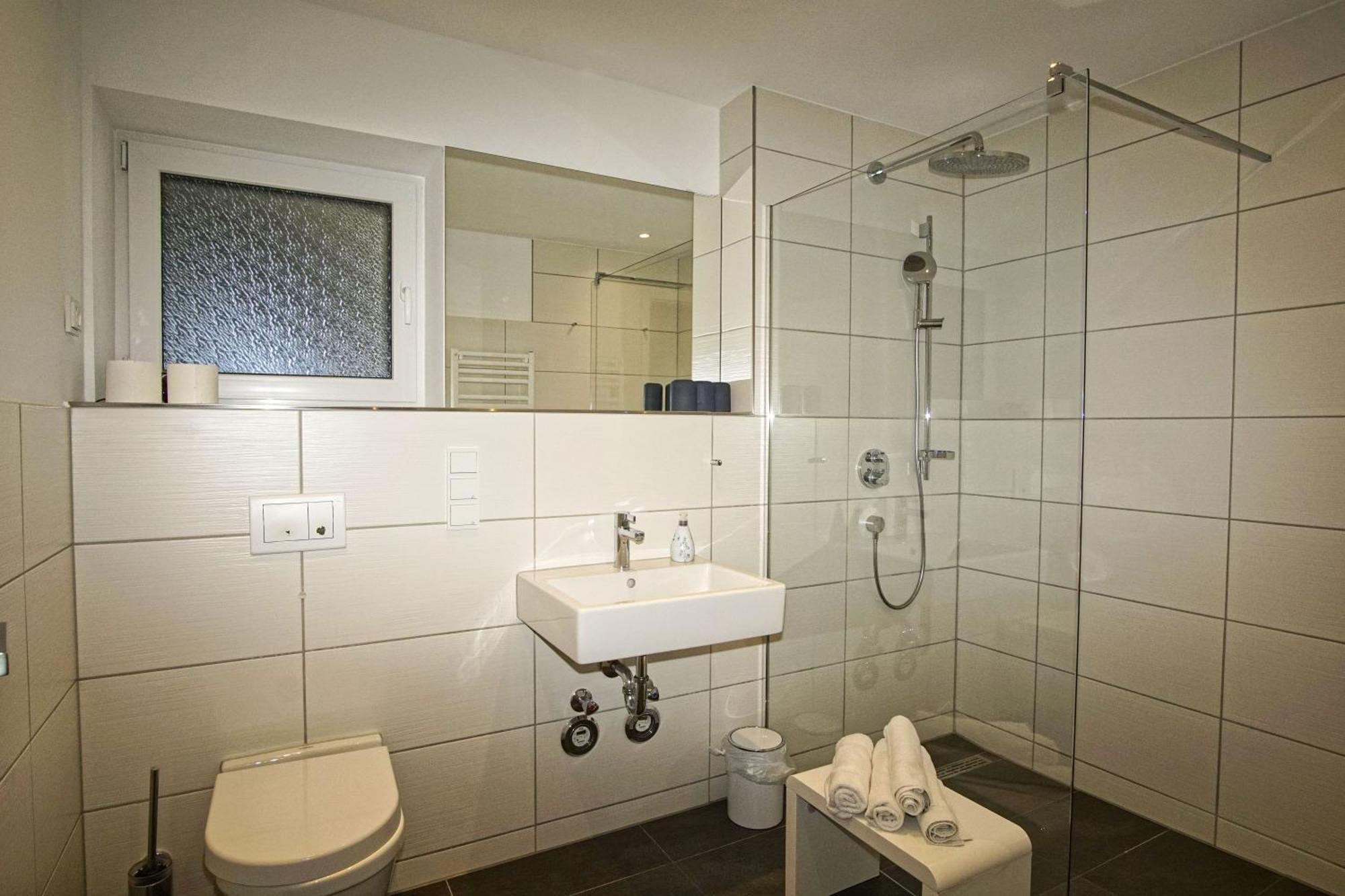 Haus Hafenkieker Fewo 08 - Balkon, Hafenblick Putbus Esterno foto